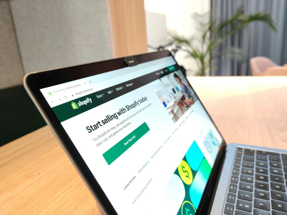 E-commerce course thumbnail